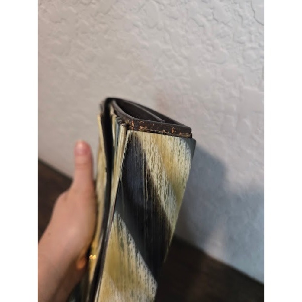 Tory Burch Kerry Resin Clutch - Picture 3 of 13